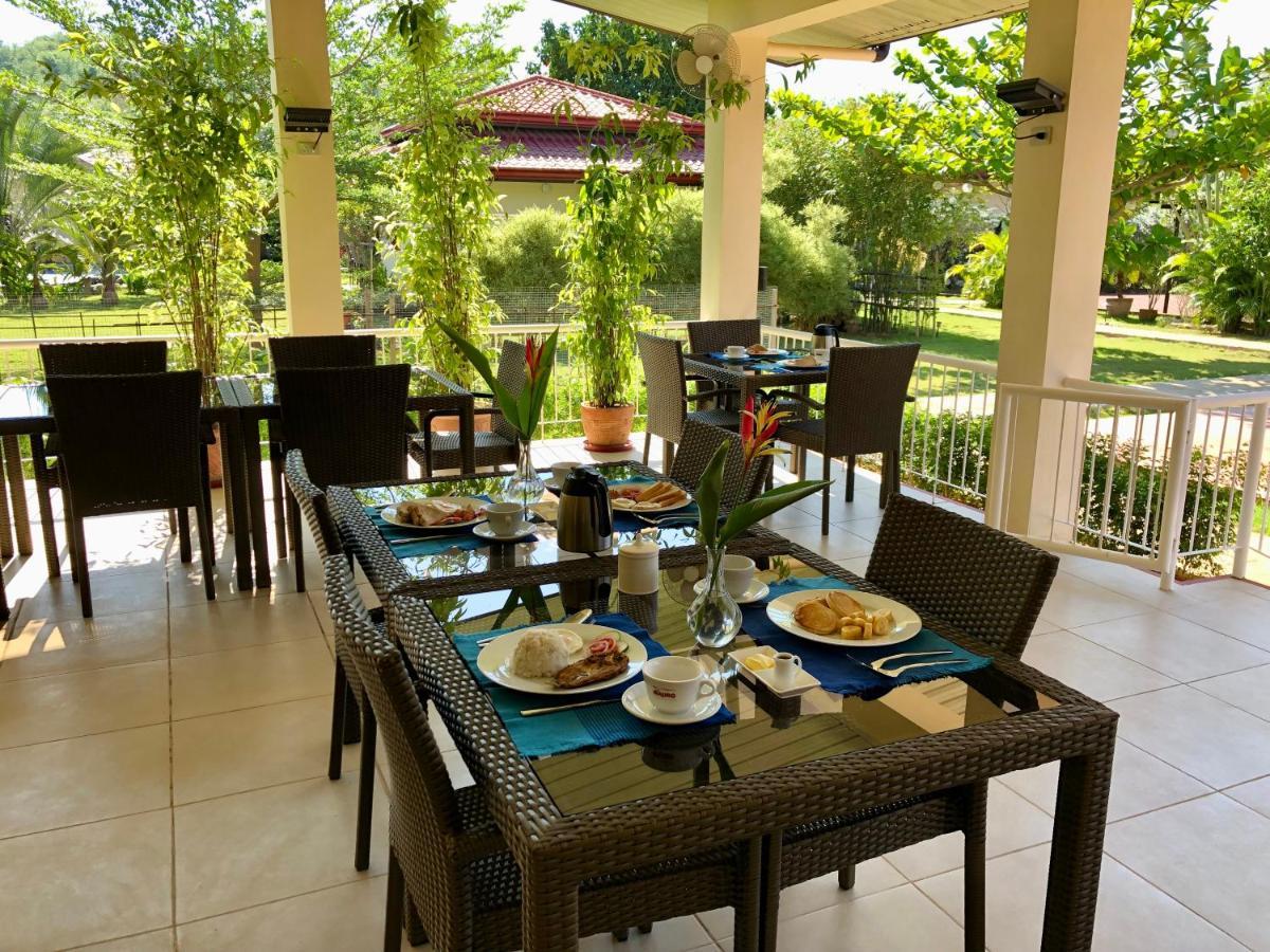 Strutz Art Garden Resort Bangued Exterior foto
